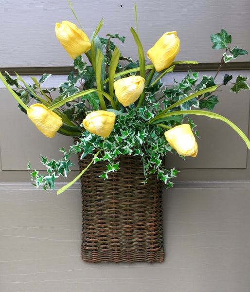 Tulips & Ivy Door Basket