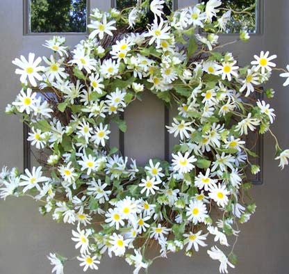 White Daisy Wreath